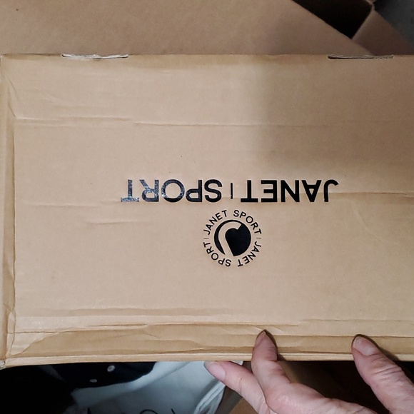 NIB sz 38 Janet Sport sneakers - Picture 4 of 5